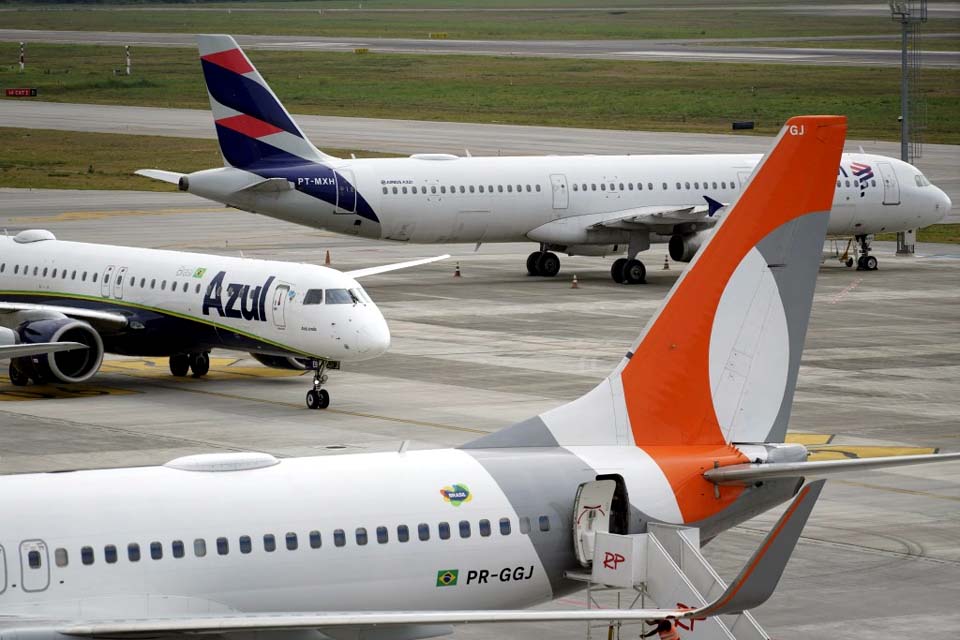 Furacão Ian causa cancelamento de voos do Brasil para Orlando