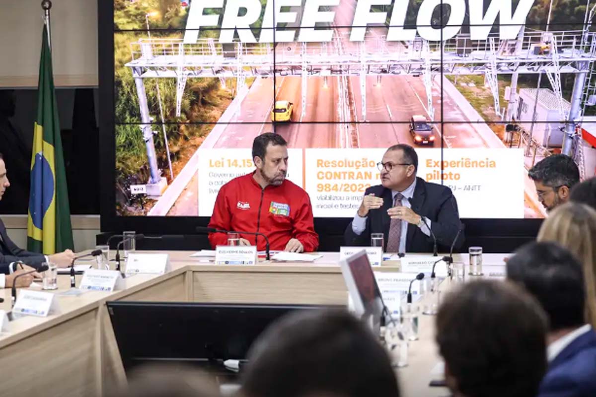 Governo suspende 3,5 milhões de multas por não pagar pedágio