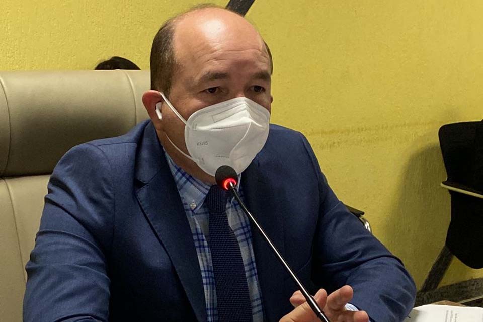 Câmara aprova projeto de Edwilson Negreiros que visa lei obrigando fornecimento de sacolas descartáveis gratuitamente