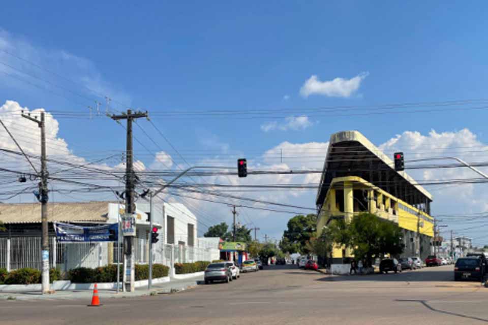 Novo semáforo instalado no cruzamento da Calama com Lauro Sodré melhora segurança e mobilidade