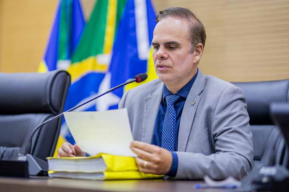 Deputado Alan Queiroz participa da entrega Subsolador e reforça apoio aos produtores rurais de Nova União