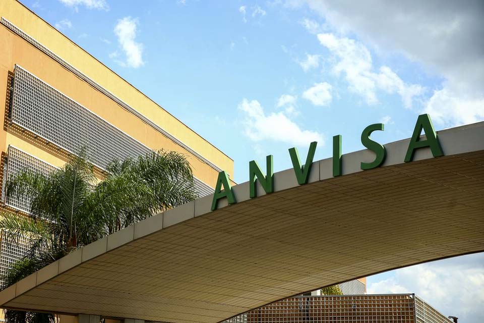 Anvisa determina recolhimento de lotes da CoronaVac