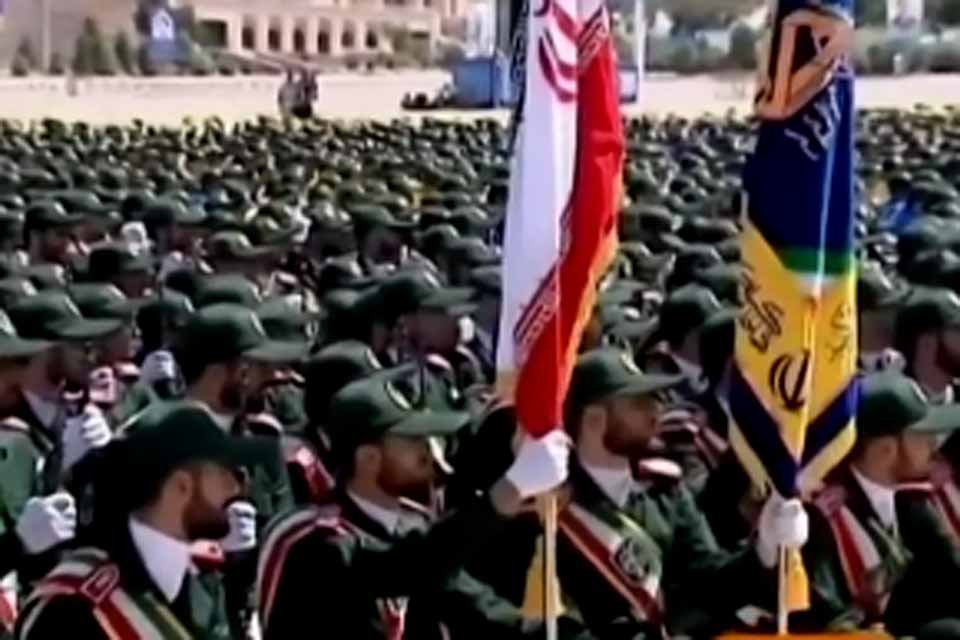 Guarda Revolucionária do Irã anuncia manobras militares com munição real após ameaça de Trump