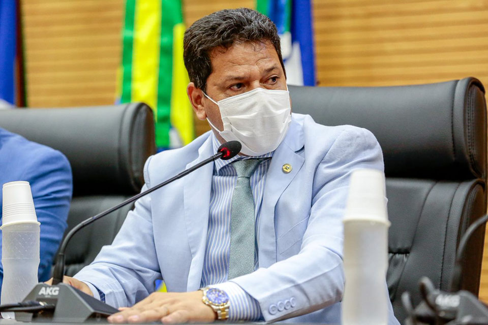 Deputado Jair Montes destina emenda de R$ 1,6 milhão para execução de cirurgias de catarata em Ji-Paraná