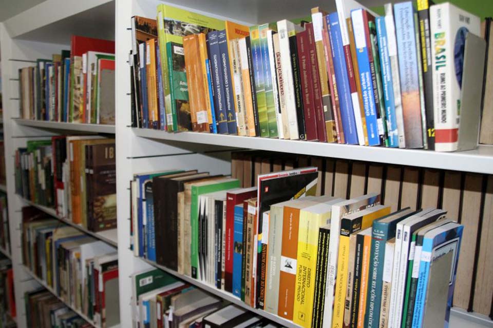Biblioteca Municipal Viveiro das Letras tem horário reduzido nesta semana
