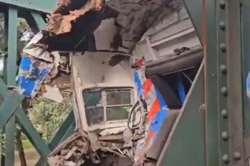 Acidente entre dois trens deixa mais de 60 pessoas feridas em Buenos Aires