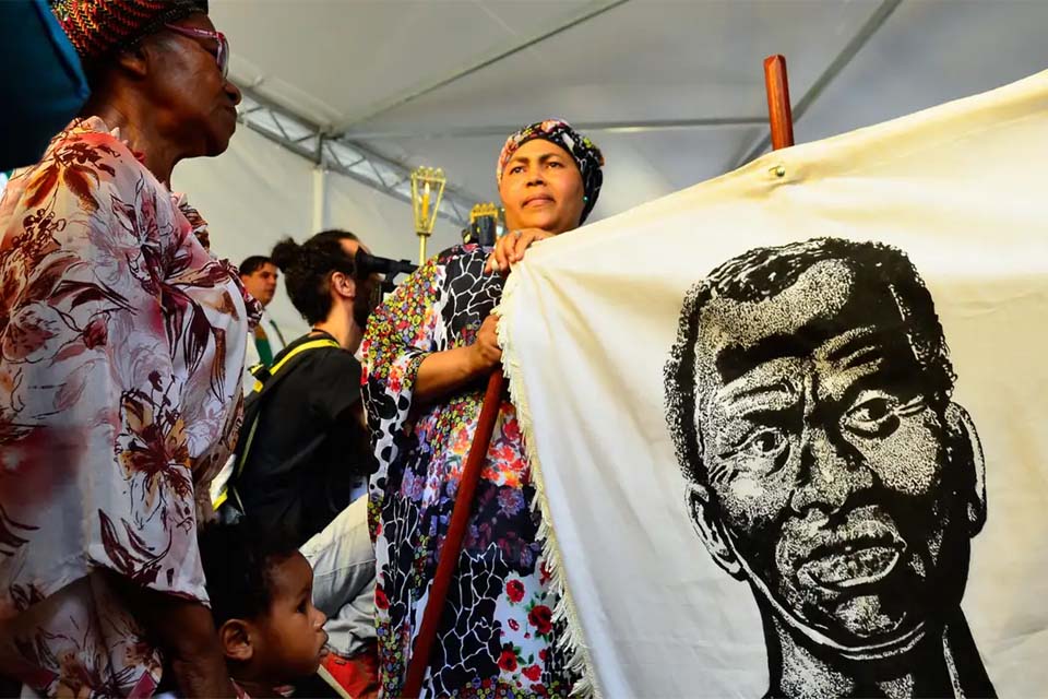 Lula sanciona feriado nacional de Zumbi e da Consciência Negra