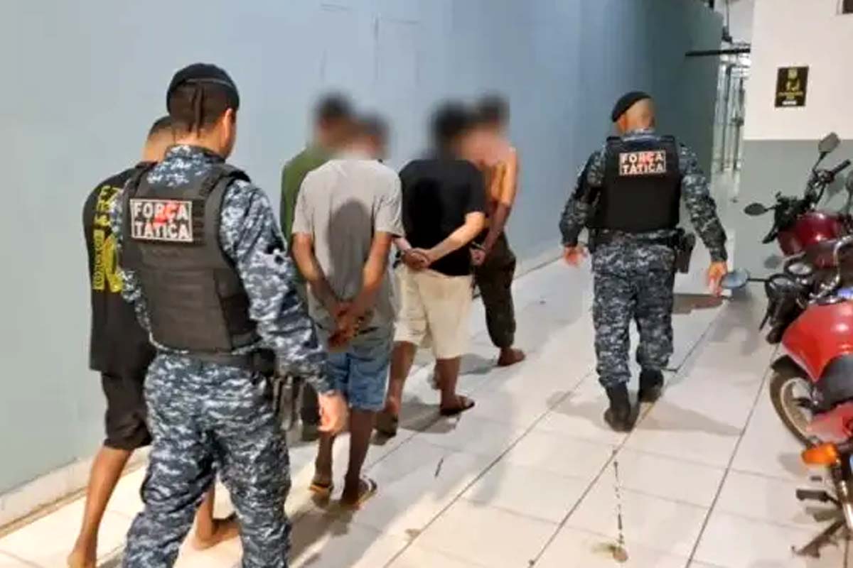 Força Tática fecha boca de fumo e detém cinco suspeitos na Zona Leste