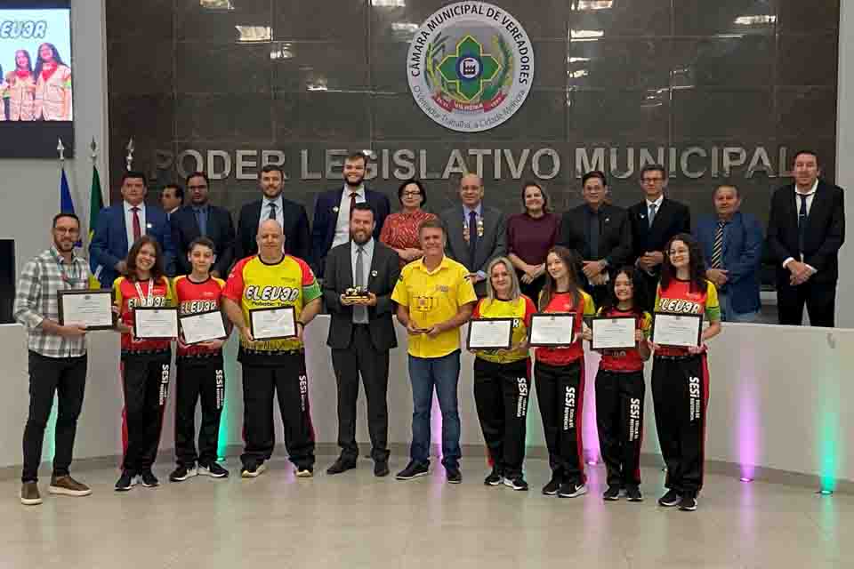 Deputado Luizinho Goebel participa de homenagem à equipe do SESI Vilhena por conquista internacional em robótica