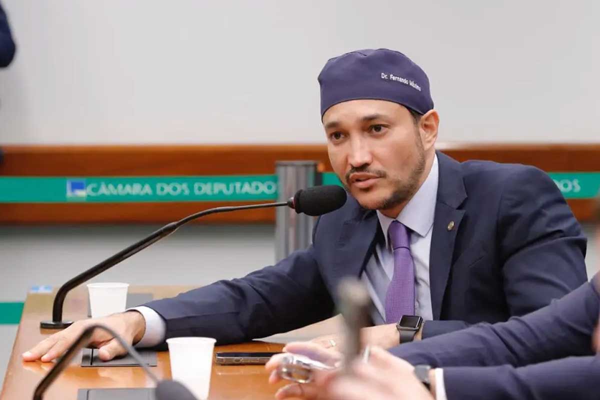 Dia do Médico reforça pautas de valorização profissional defendidas por Fernando Máximo na Câmara