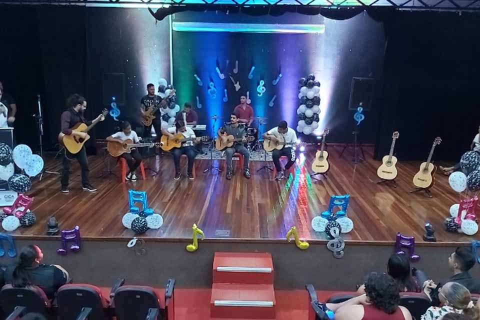 Centro Municipal de Arte e Cultura Escolar Som na Leste realiza recital de encerramento do primeiro semestre 2025