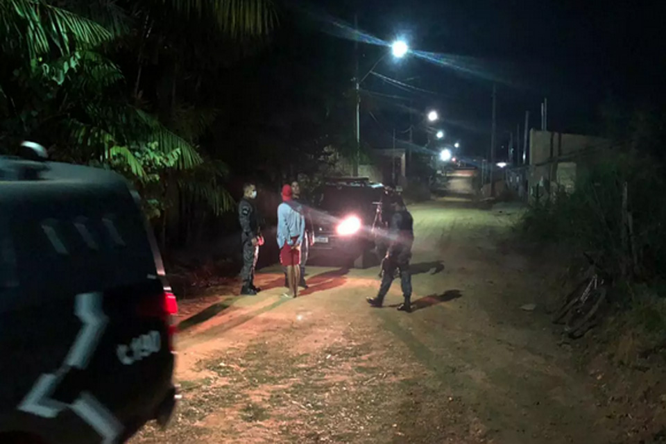 Dupla é presa após sequestro e troca de tiros com a PM