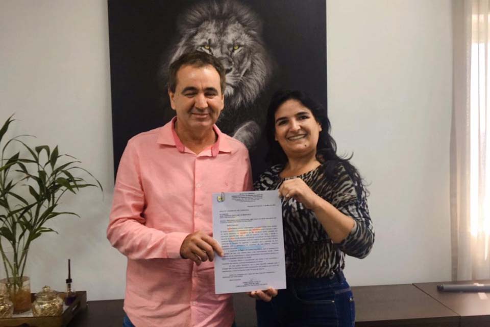 Chefe de Gabinete do deputado Jean Mendonça, Irma Fogaça, recebe vereador de Espigão Zonga Joadir Schultz 