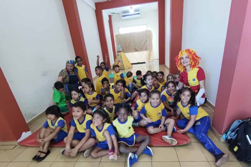 Escola Cosme e Damião participa da comemoração do Dia Nacional do Livro Infantil na Biblioteca Francisco Meirelles