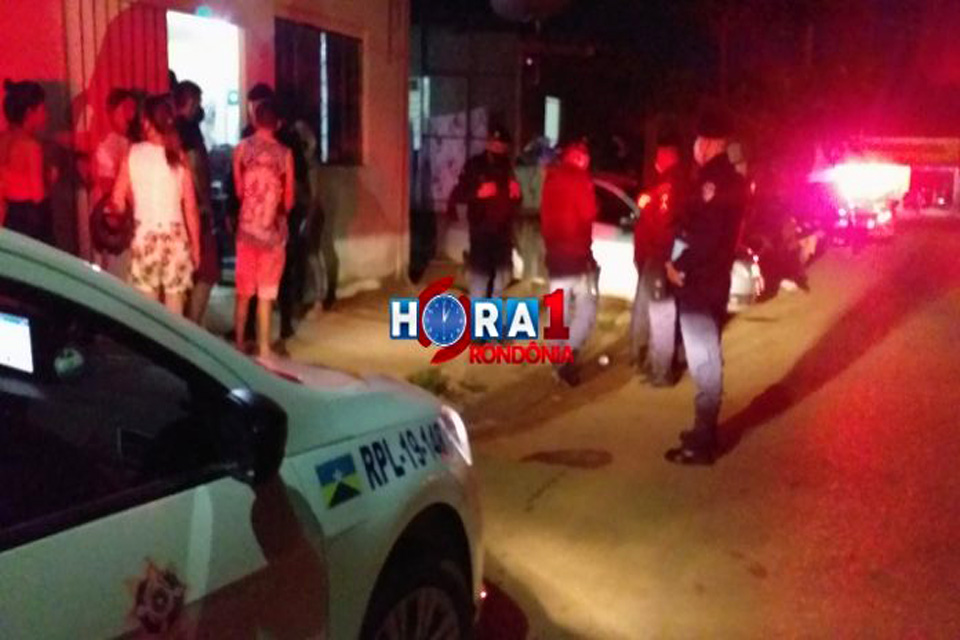 Casal é preso após se agredirem na frente dos filhos menores de idade