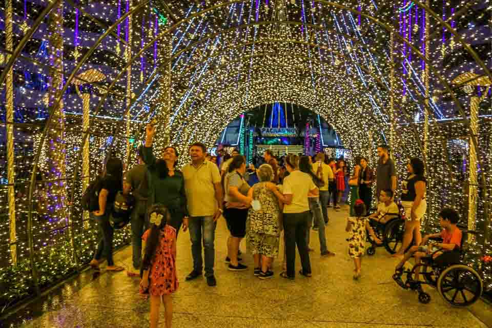 Ornamentação do “Natal de Luz” estará disponível para visitação até o dia 5 de janeiro no Palácio Rio Madeira