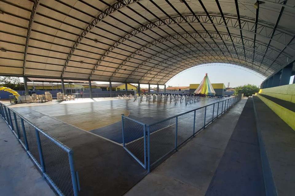 Quadra poliesportiva é entregue pelo Governo de Rondônia em escola municipal