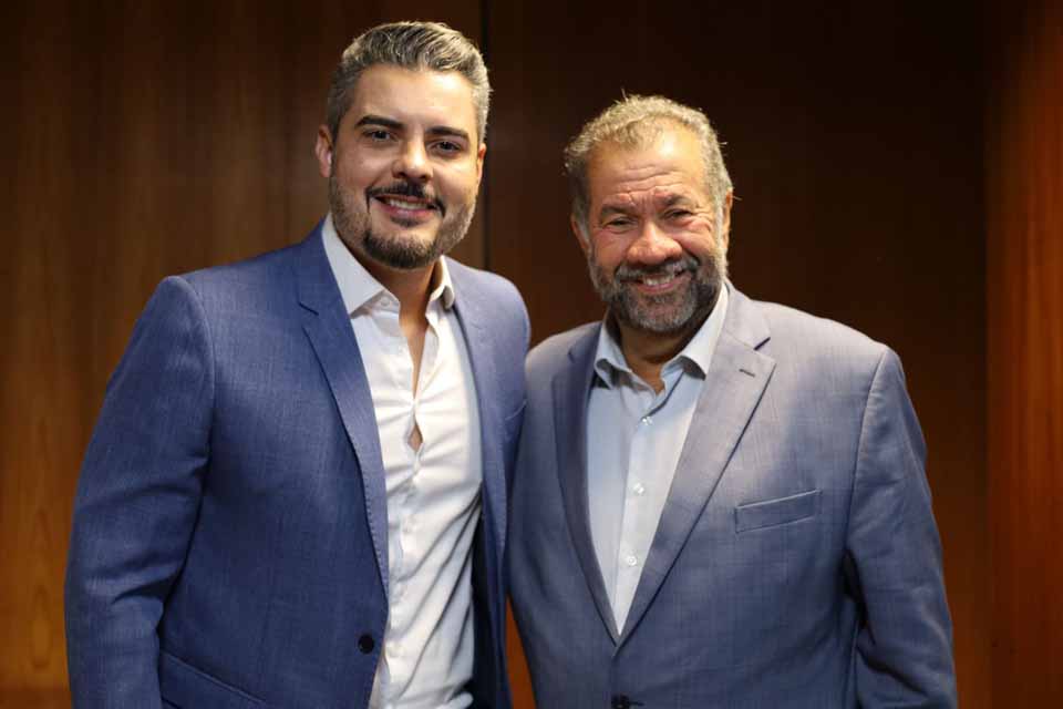 Ministro da Previdência Social, Carlos Lupi, anuncia mutirão de atendimentos para zerar filas de espera na região do Vale do Jamari