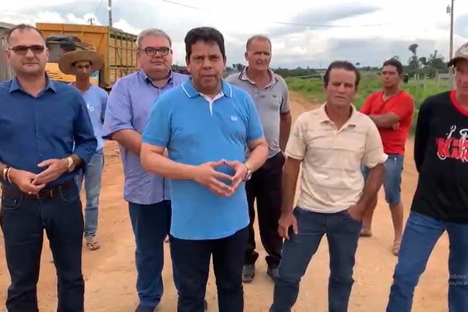 Deputado Jair Montes fiscaliza aplicação de R$ 1,7 milhão de emenda para recuperação de estradas em Nova Mamoré