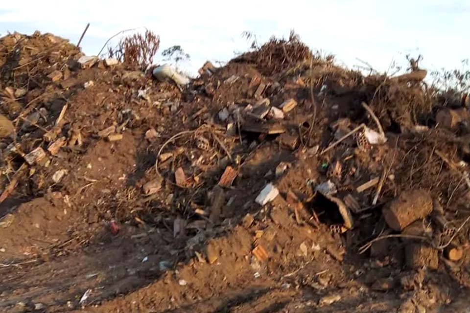 Justiça determina que município de Theobroma recupere área do antigo lixão