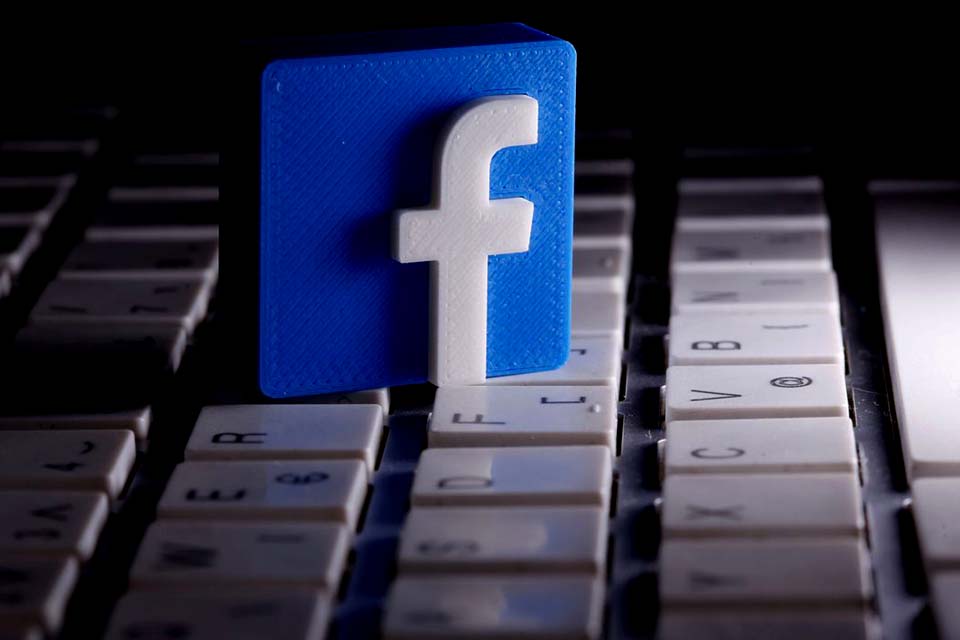 Covid-19: Facebook vai proibir anúncios que desencorajem uso de vacina