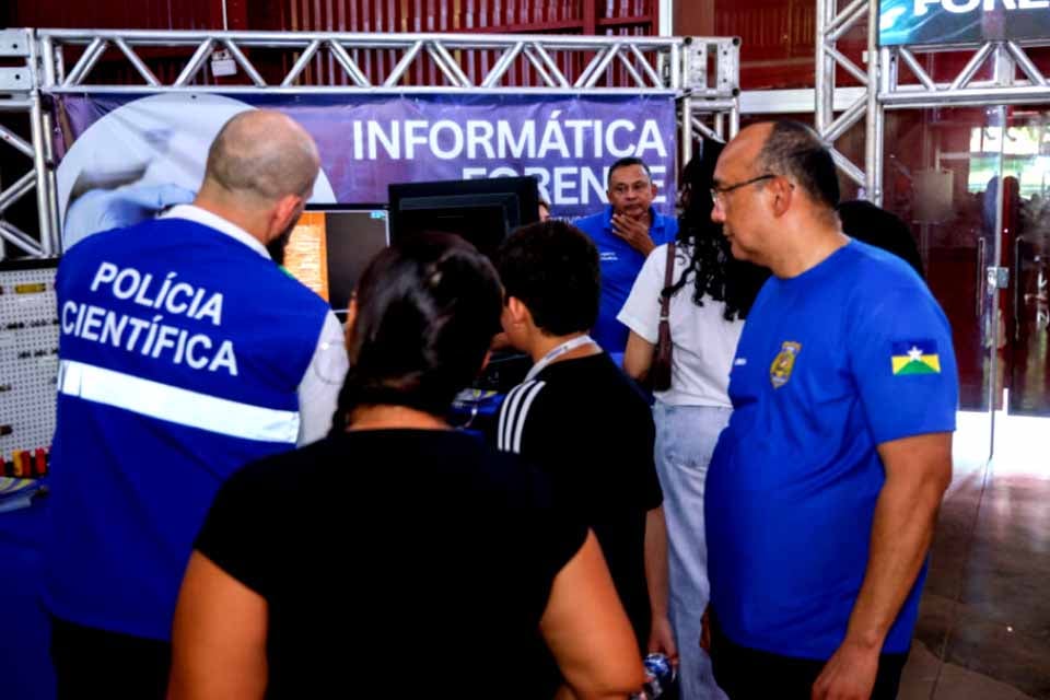 Tecnologias que desvendam crimes em Rondônia estão em exposição na Estrada de Ferro Madeira-Mamoré