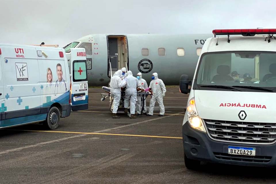 Manaus vai transferir 235 pacientes com covid-19 para 7 estados e DF