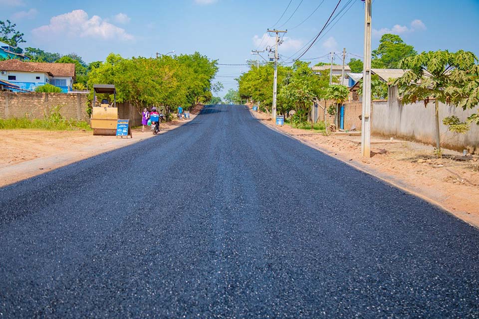 Prefeitura conclui obras de pavimentação em mais um trecho da Rua 7 de Setembro no Jardim dos Estados