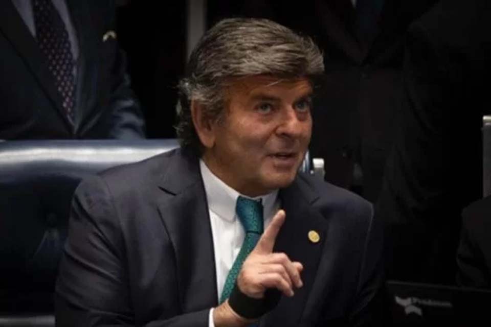 Em voto, Fux diz que Constituição não possibilita intervenção militar