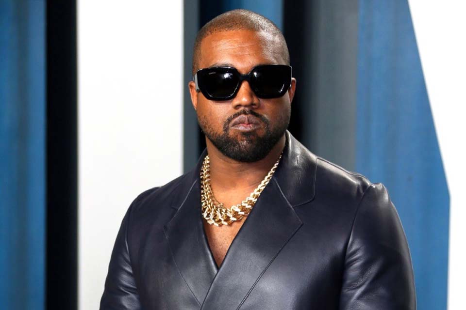 Ex-funcionários de Kanye West revelam que rapper elogiava Hitler em reuniões