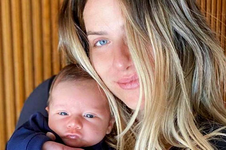 'É muito amor', diz Giovanna Ewbank em fotos de Zyan fantasiado