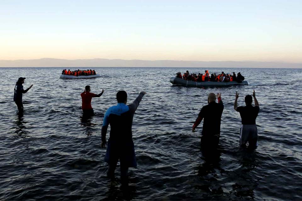 Vaticano acolhe 43 refugiados provenientes da ilha grega de Lesbos