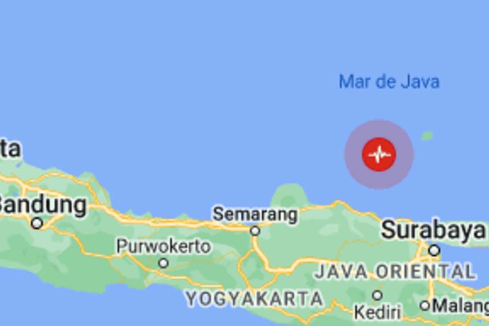 Terremoto de 7,0 graus de magnitude abala a costa da Indonésia