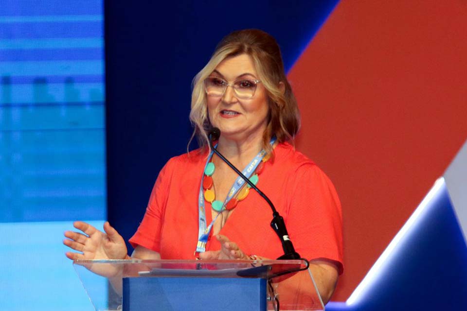 Ao assumir Caixa, Rita Serrano fala em humanizar ambiente de trabalho