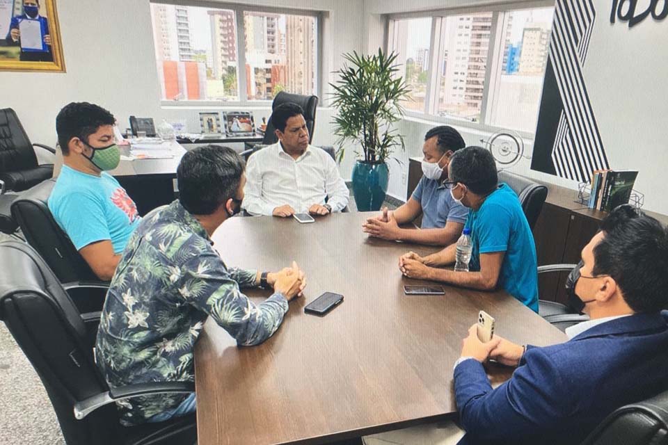 Técnicos em educação do Estado pedem apoio do deputado Jair Montes para pauta relacionada ao PCCR da categoria