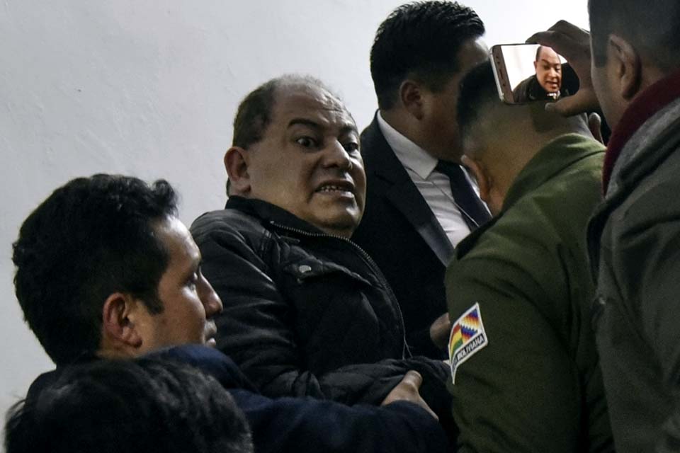Ex-ministro da Bolívia é detido por suposta corrupção