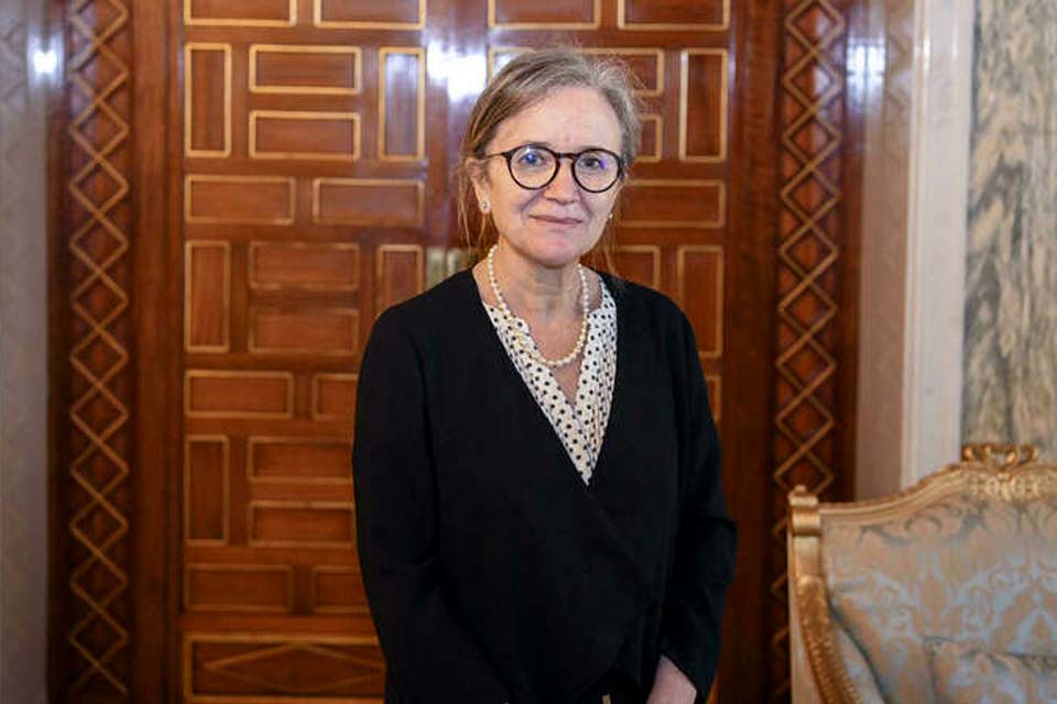 Tunísia nomeia uma mulher como chefe do governo pela 1ª vez em sua história