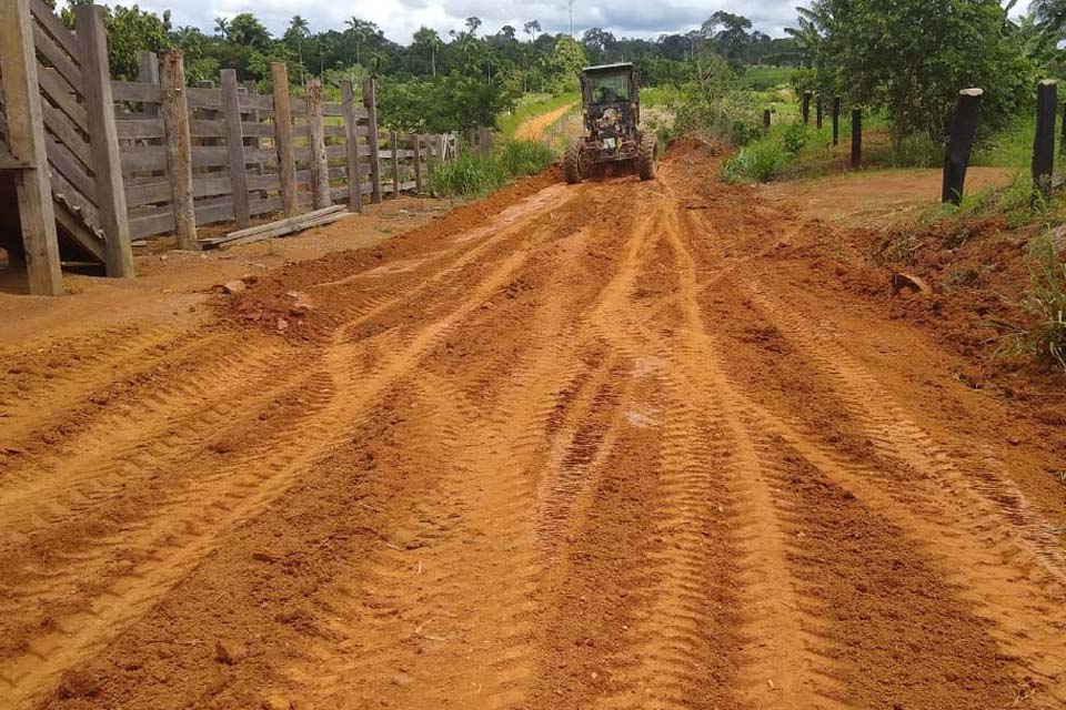 Distrito União Bandeirantes recebe mutirão de serviços