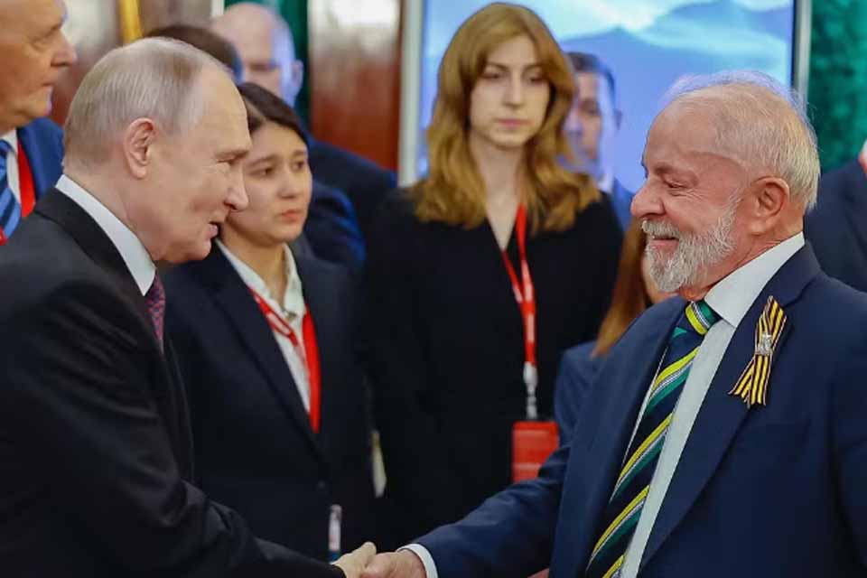 Em telefonema, Lula incentiva Putin a participar de reunião com Ucrânia, diz Planalto
