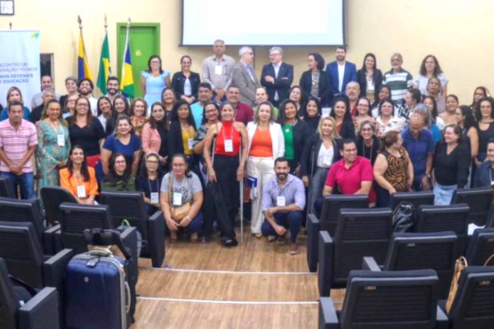 SINTERO e CNTE participam de encontro para elaboração dos planos decenais de educação