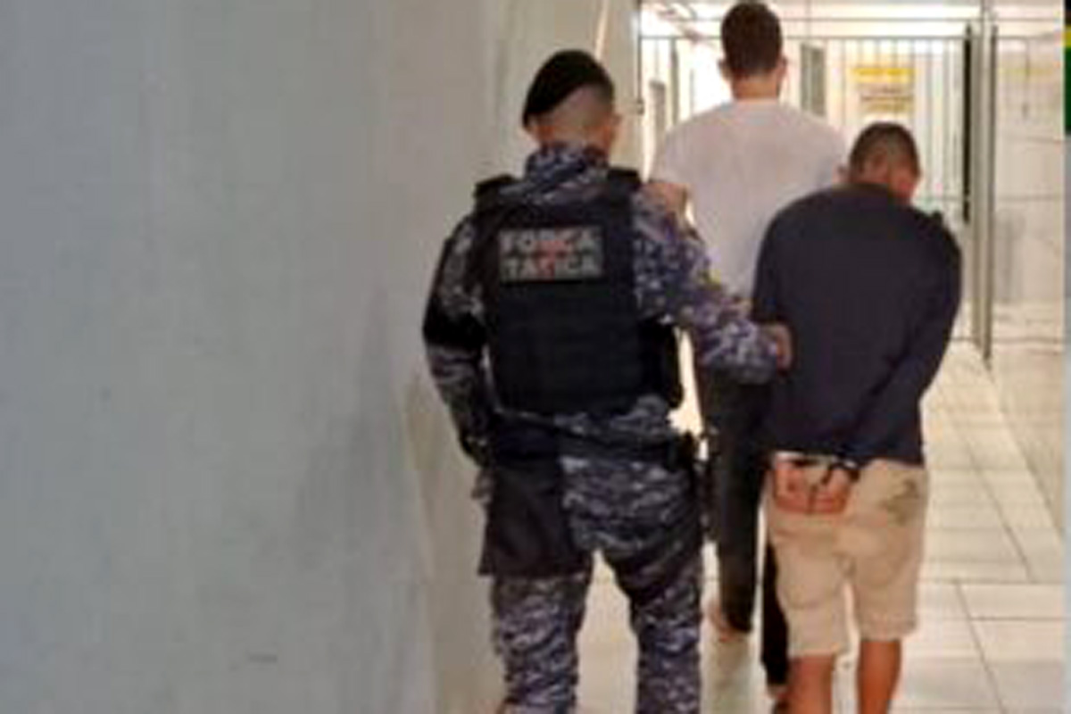 Motorista de aplicativo é preso e adolescente é apreendido com 60 porções de maconha