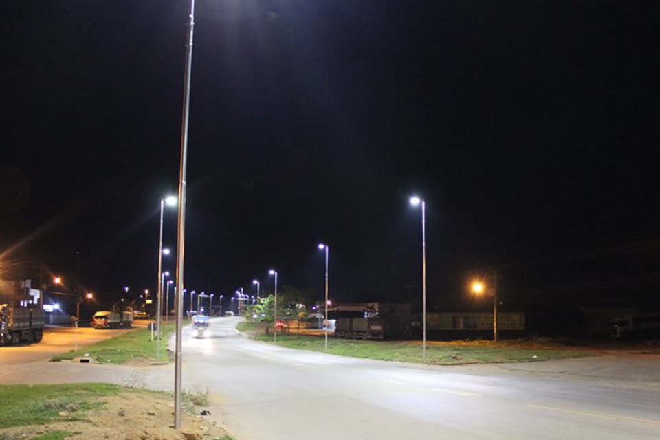 Mais uma parte da Iluminação Pública no trecho urbano da BR-364
