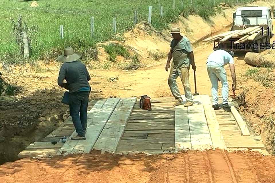 Semader leva serviços de manutenção de estradas e pontes em apoio ao produtores rurais