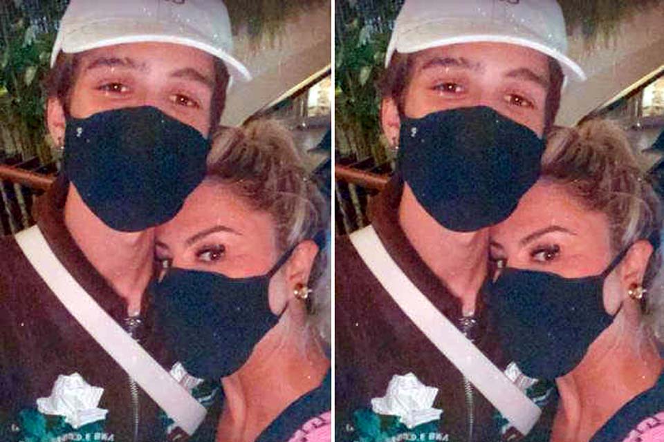 Esposa de Leonardo posa com filho do cantor fora do casamento