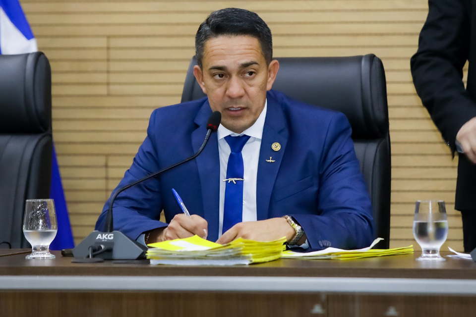 Eyder Brasil cria projeto de Lei que cria a Semana Estadual “Falar cura, ouvir ajuda” para prevenção ao suicídio em Rondônia