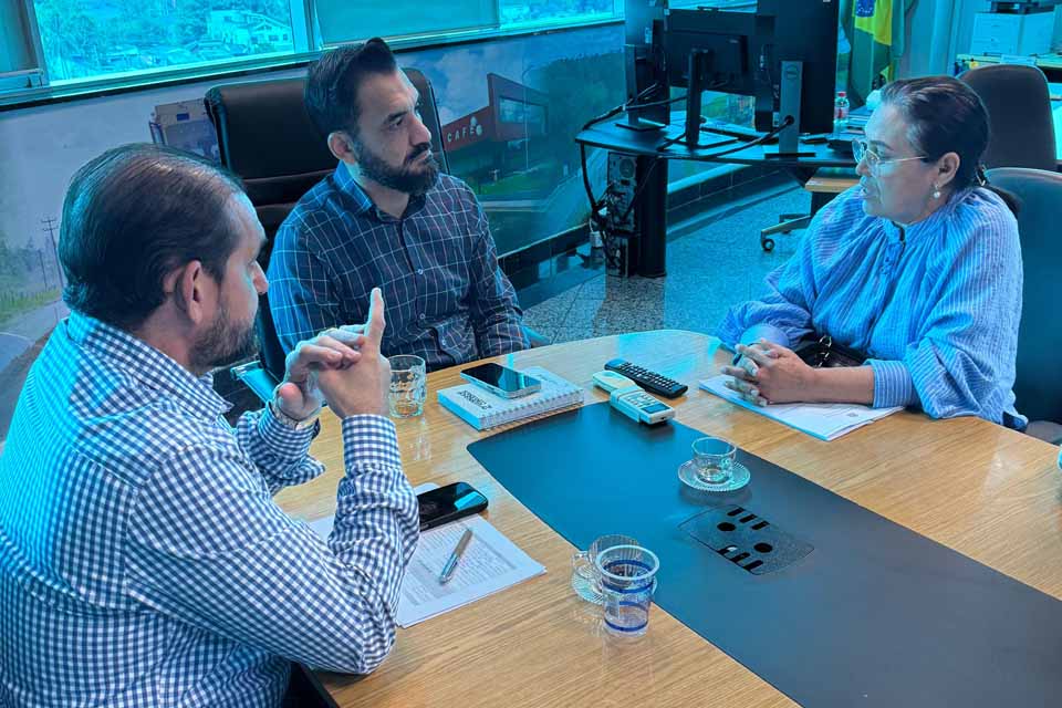 Laerte Gomes busca soluções junto ao DER para garantir mais segurança no tráfego em Espigão