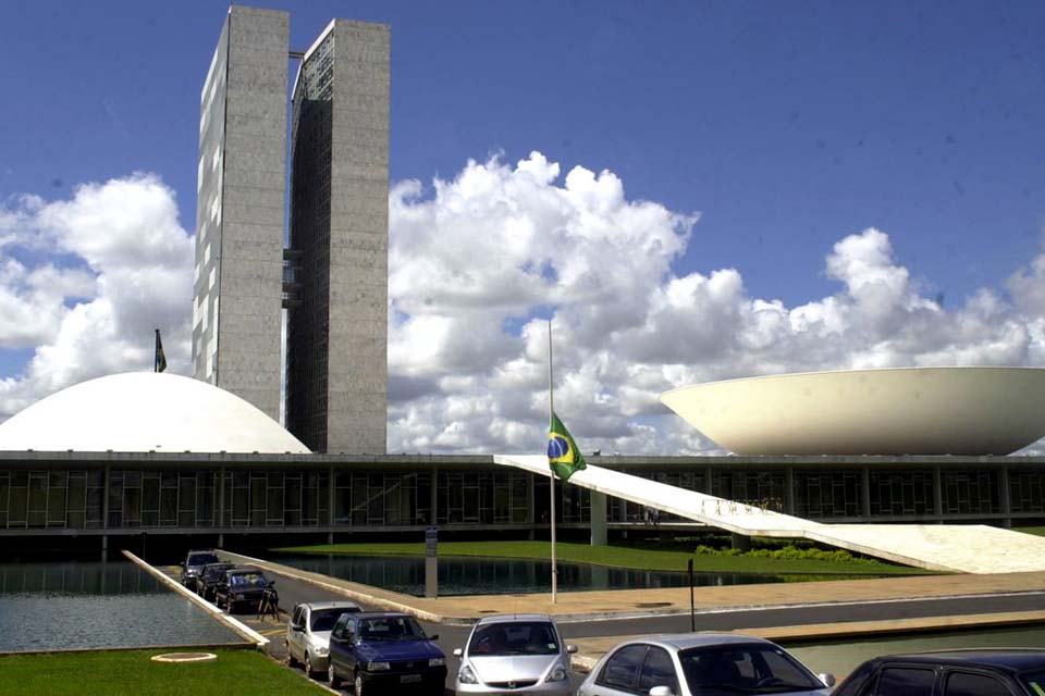 Câmara e Senado elegem suas presidências nesta quarta-feira