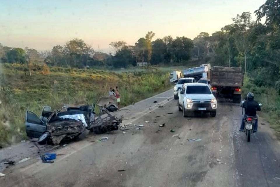 Grave acidente na BR-421 deixa um morto e vários feridos