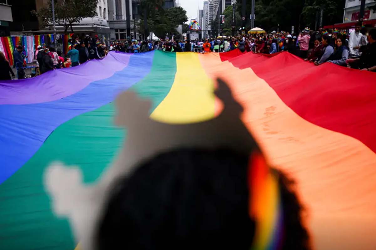 Parada do Orgulho LGBT+ de SP 2026 abordará importância do voto