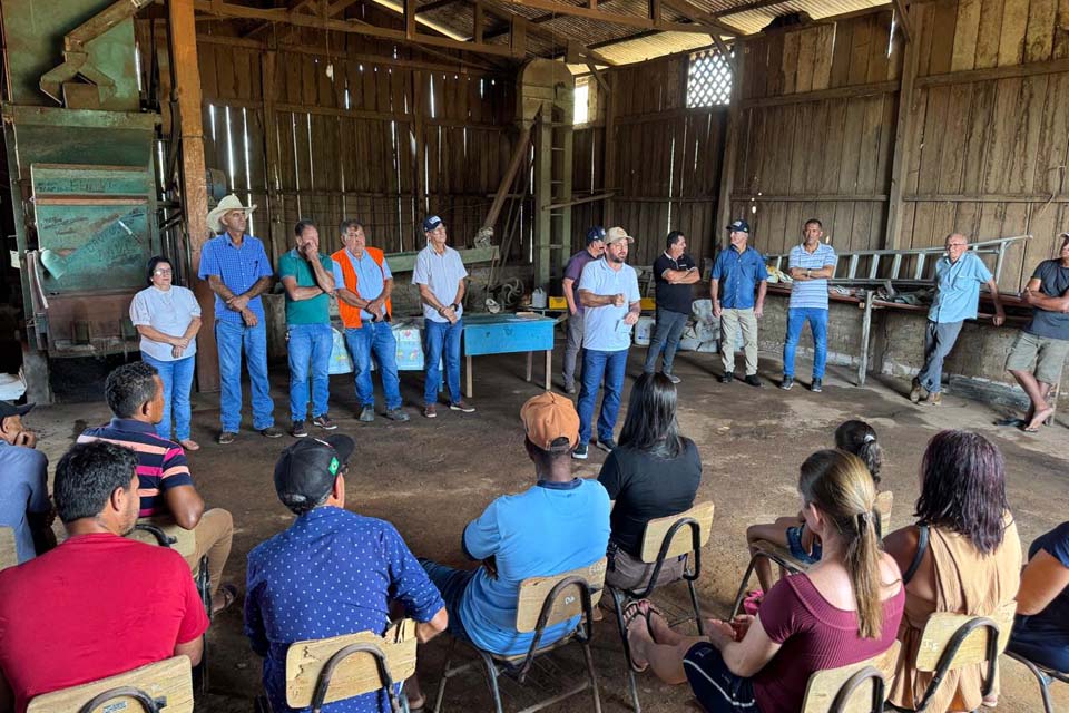 Deputado Laerte Gomes destaca ações e entrega secador de café em Vale do Paraíso